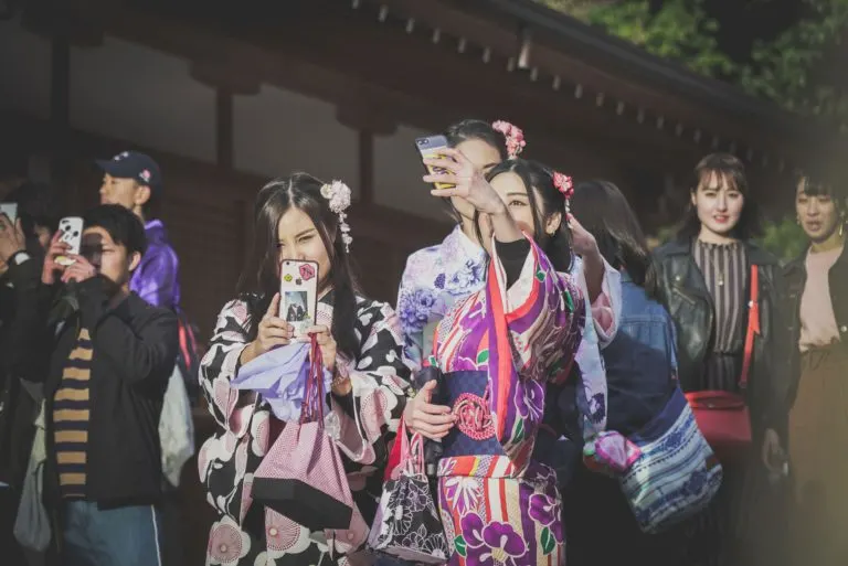 Selfies in traditional Japanese clothes